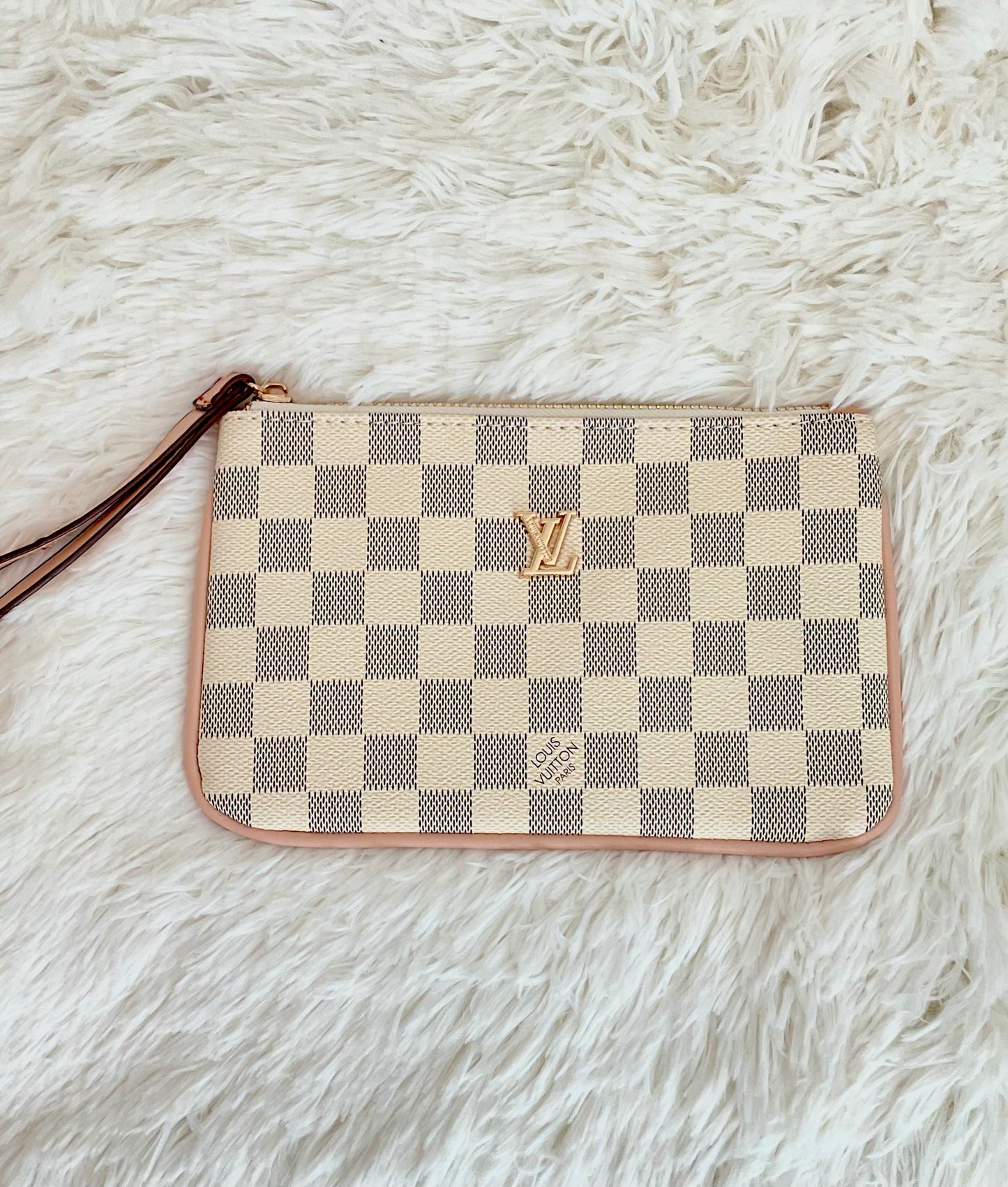 White/Grey Checkered Wristlet